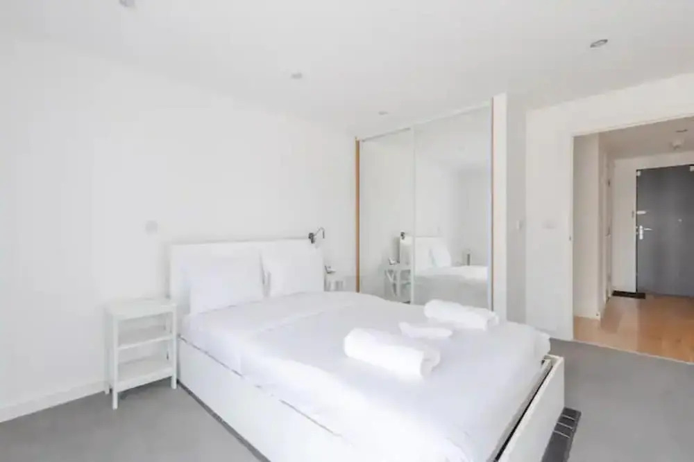 Vibrant 1BD Flat w/ Private Balcony, Camberwell!