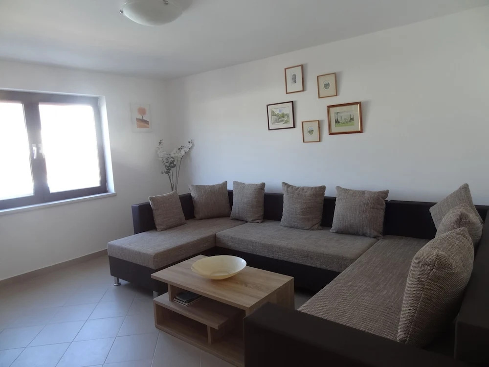 Ilsad Apartments - Apartment With Pool 80 Meters From sea - Great Location