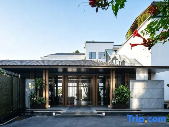 Baoshi Hotel