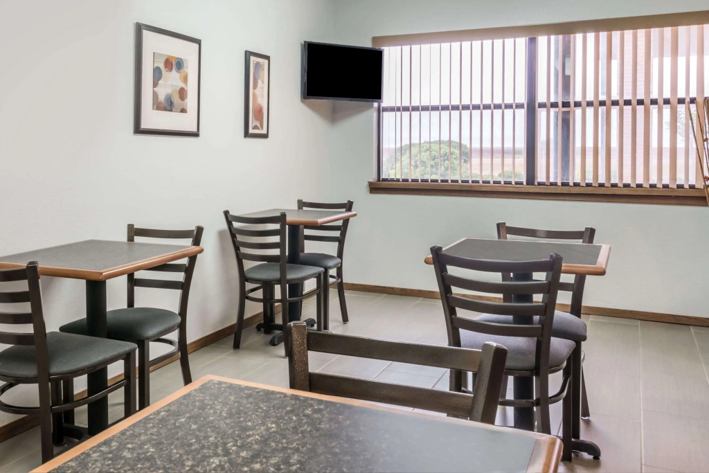 Knights Inn Slaton