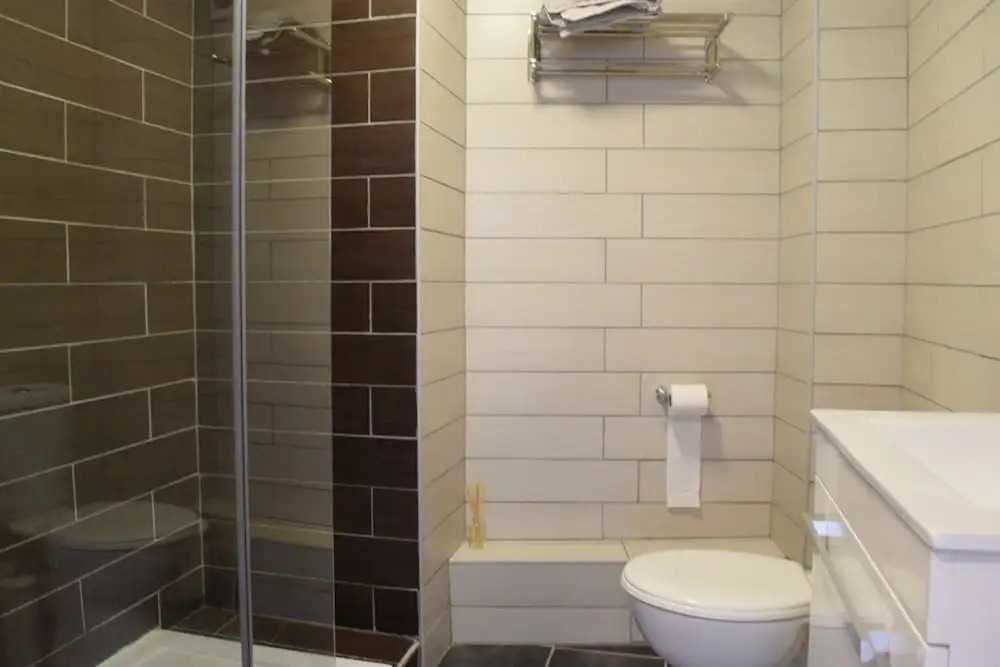 2 Bedroom Apartment Near Wimbledon