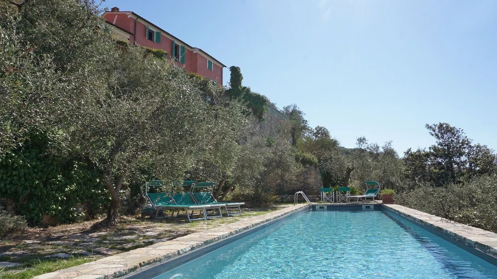 Miralunga-appartament-in-villa-e-piscina