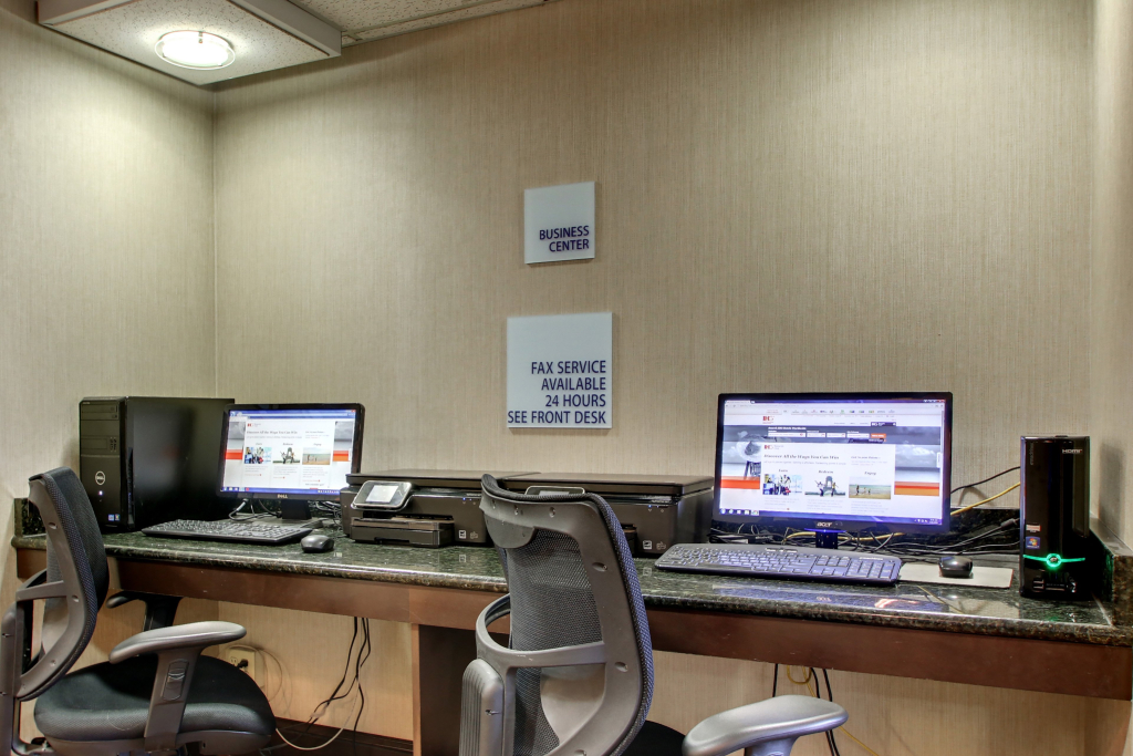 Holiday Inn Express Hotel Fort Campbell-Oak Grove by IHG