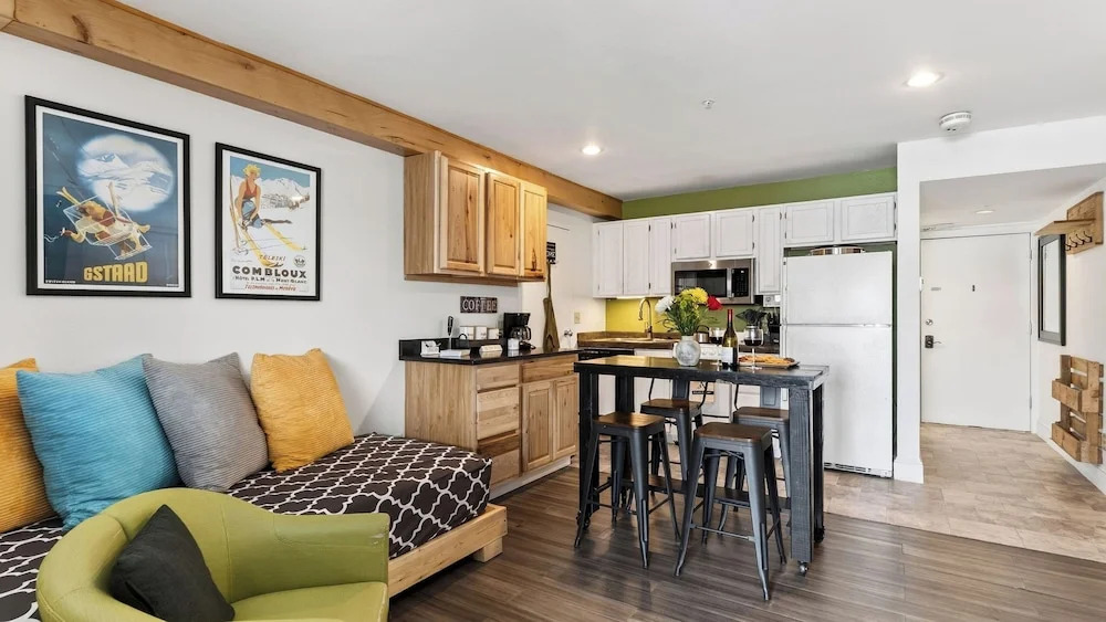Blue Mesa Lodge 20B by Avantstay Prime Ski Access Condo Steps to Gondola, Lifts, & Dining