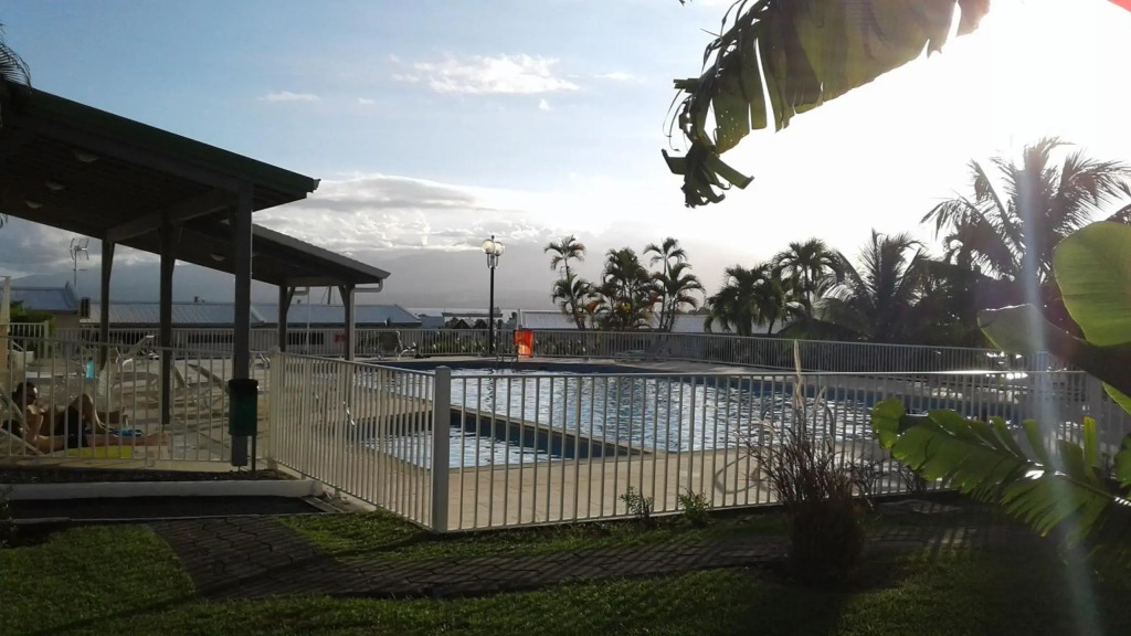 Studio, Piscine Et Vue Mer A La Marina