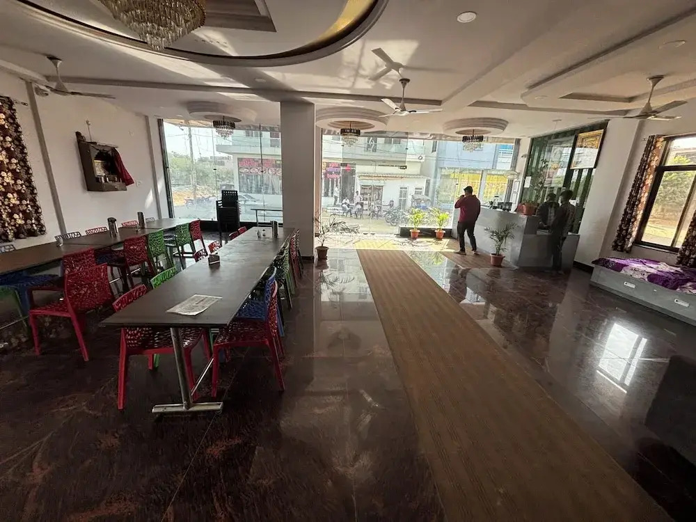 Shree radhe mohan hotel