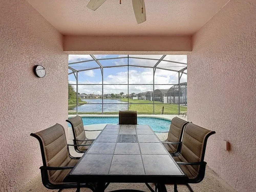 Walk To Silver Spurs Rodeo And Heritage Park 4 Bedroom Home