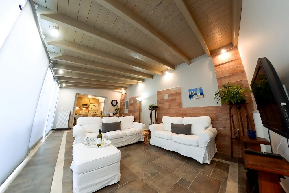 Patras Luxury Seaside House