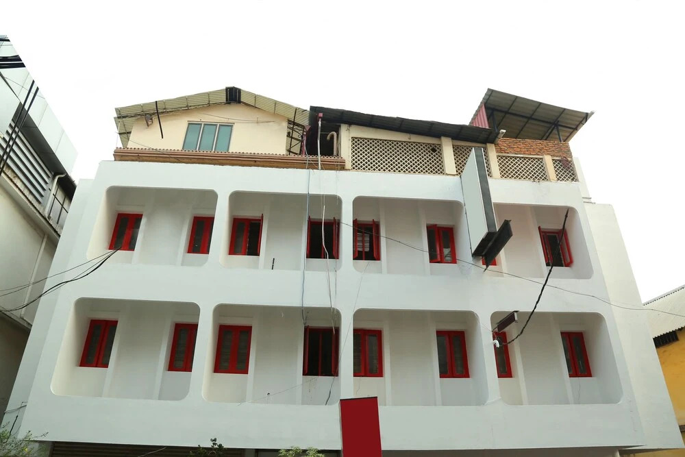 OYO 8892 Kadambari Regency