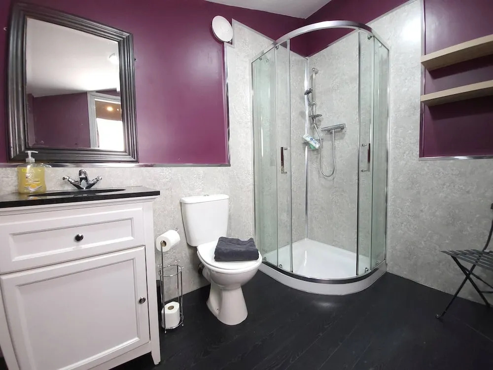 Liverpool City, Fairfield Duplex Suite