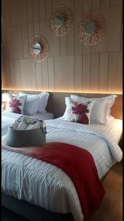 Tree​ for​ rest​ poshtel