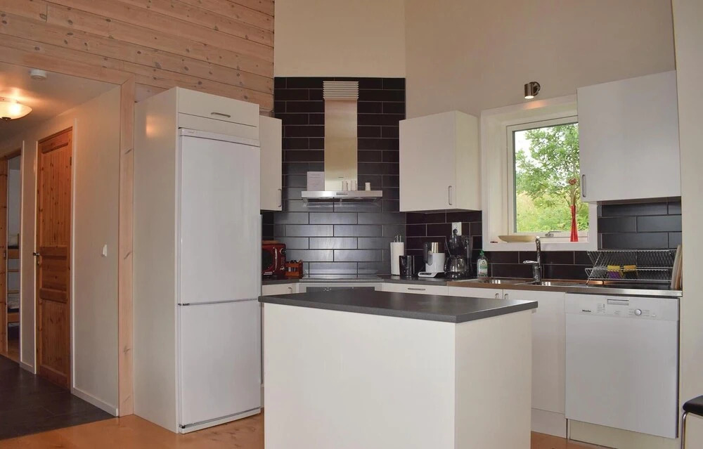 Cozy Home In Vetlanda With Wifi