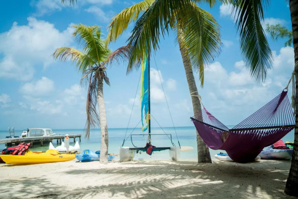 Thatch Caye Resort a MuyOno Resort