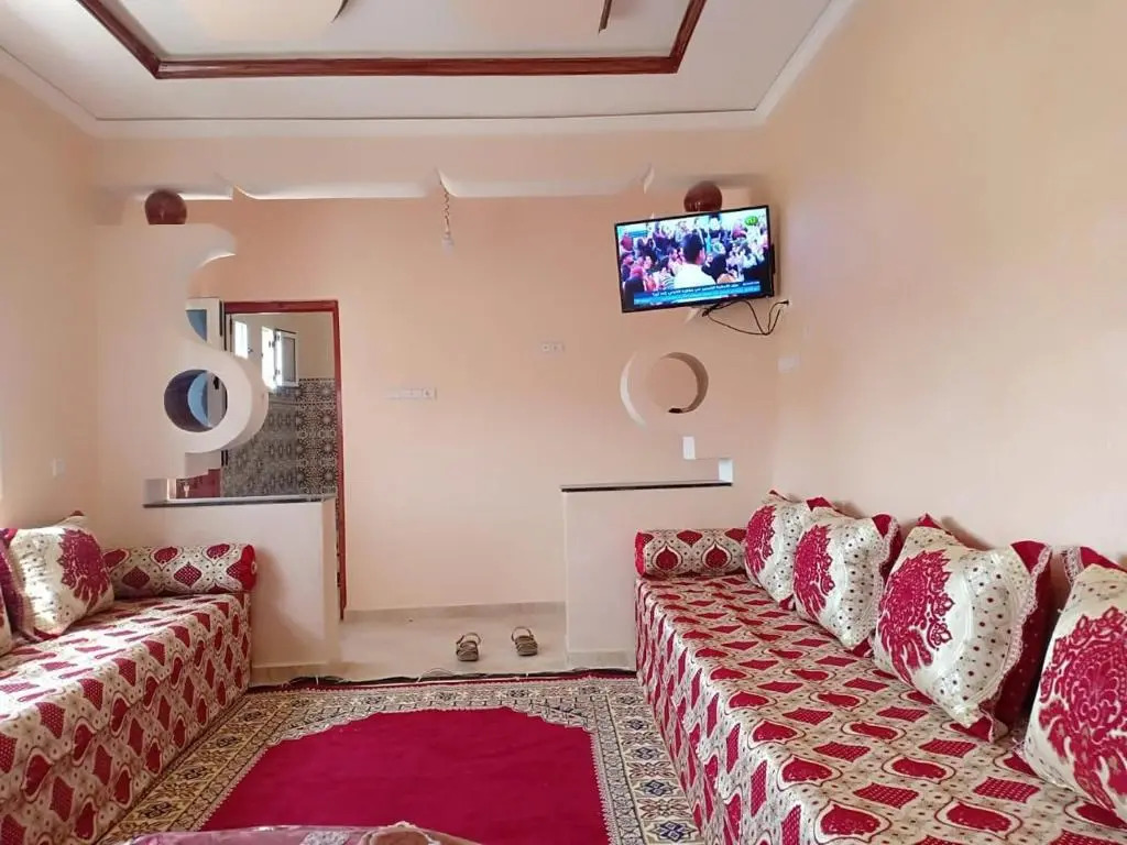 Emi’s Sahara Desert Flat