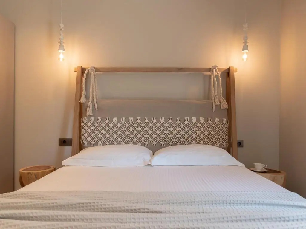 Artemis Villa, Beachfront Retreat with Heated Pool, By ThinkVilla
