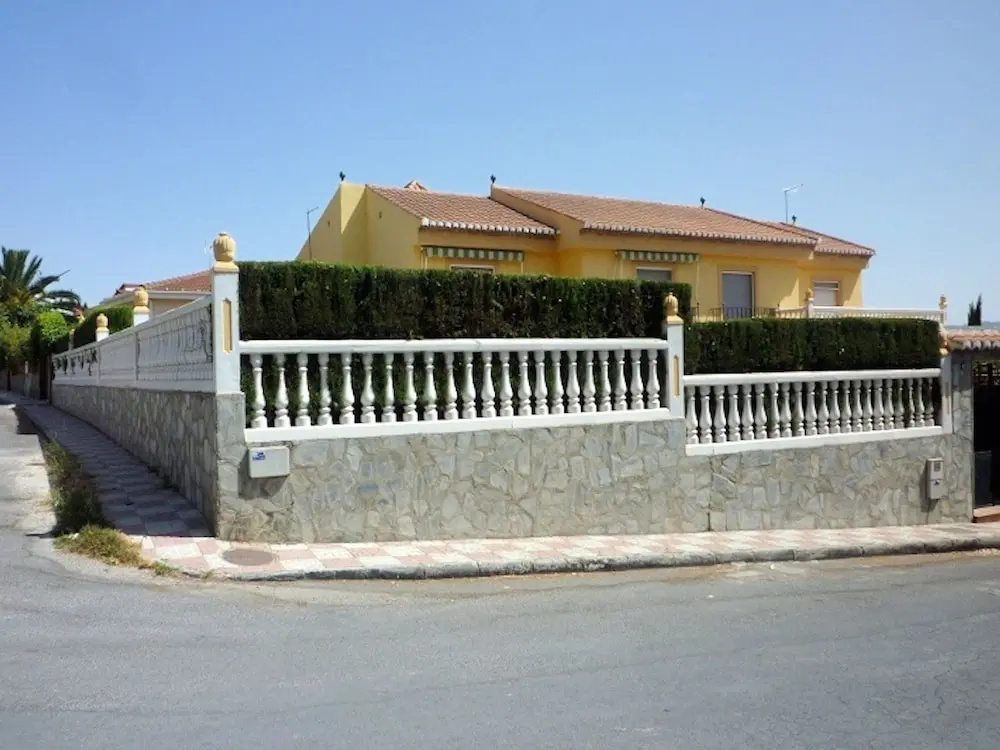 Modern Holiday Home in El Puntal With Swimming Pool
