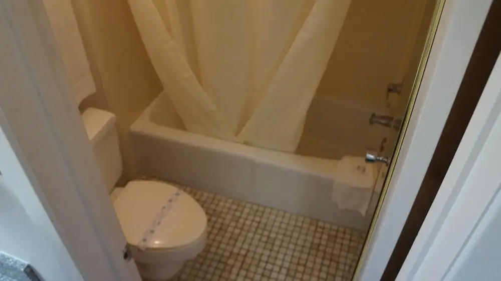 Travelers Inn