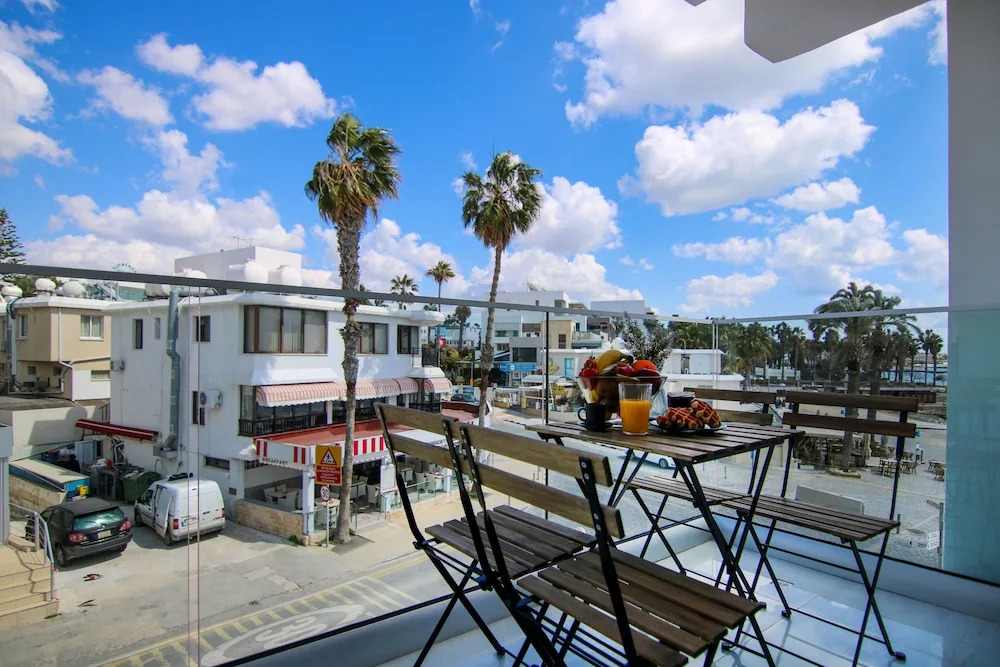 Phaedrus Living Seaside Luxury Flat Athina 108