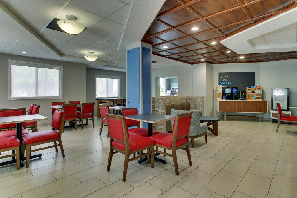 Holiday Inn Express West Palm Beach Metrocentre by IHG