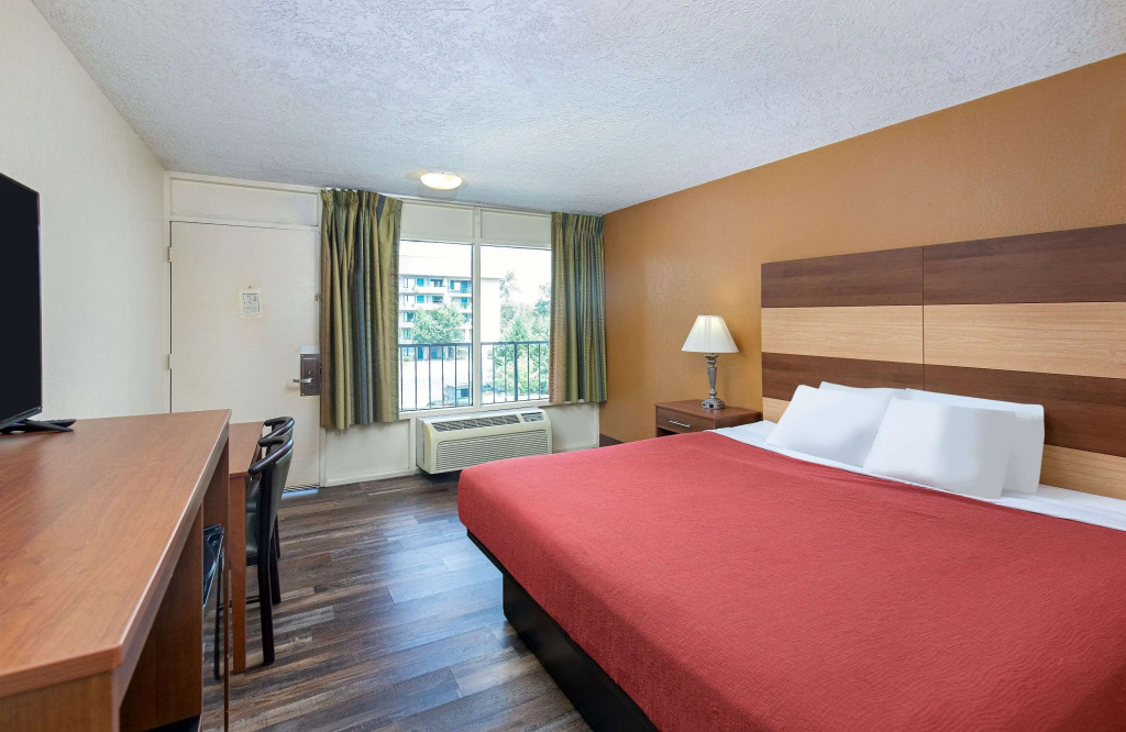 Americana Inn a Travelodge by Wyndham
