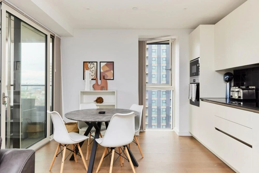 The Elephant and Castle Escape - Cozy 2bdr Flat With Parking Balcony