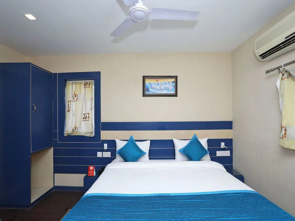 OYO 10284 Hotel Transit