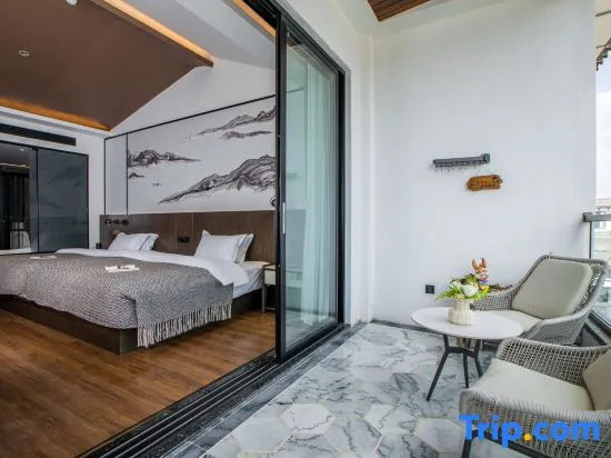 Chinese Dali Canghai designer beautiful villa