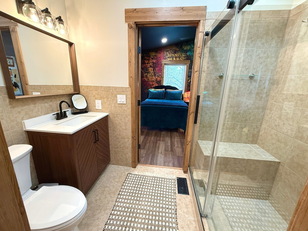 Dolly's Harmony Haven 3 Bedroom Cabin