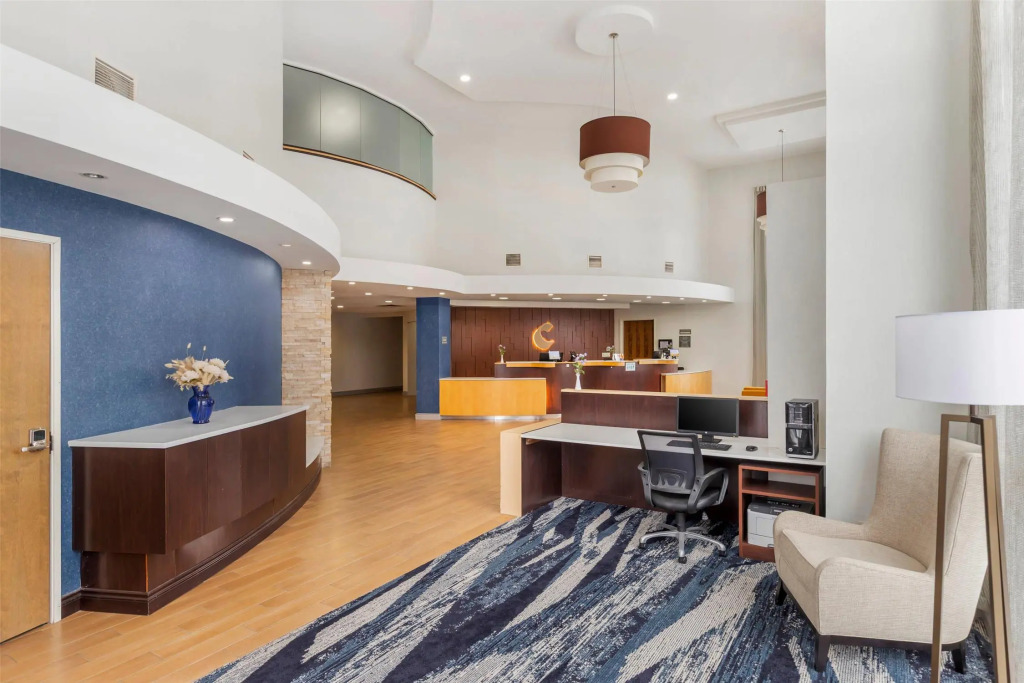 Comfort Inn & Suites