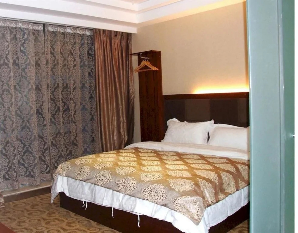 Yinlong Hotel