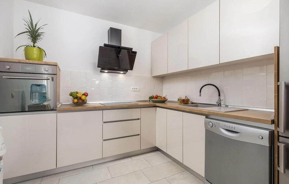 Beautiful Home In Lun