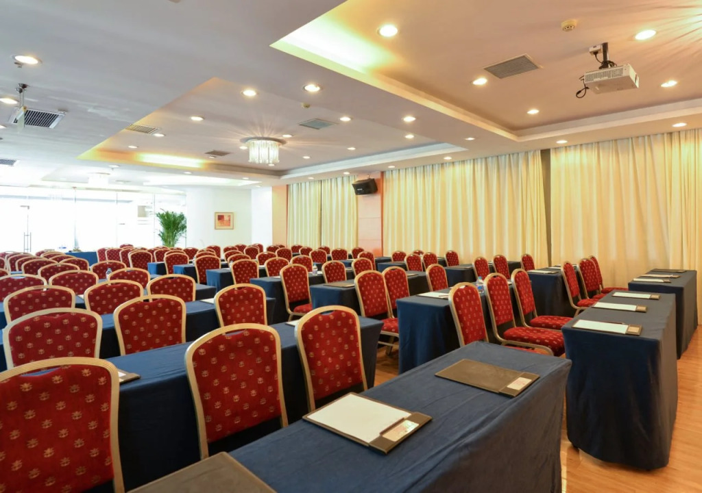 Отель Fairfield by Marriott Shanghai Pudong South