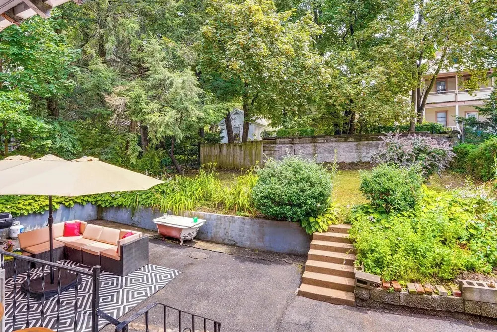 Walkable Schenectady Getaway: 2-unit Campus Hub