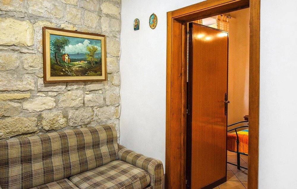 Beautiful Apartment in Pozzallo With Wifi and 2 Bedrooms