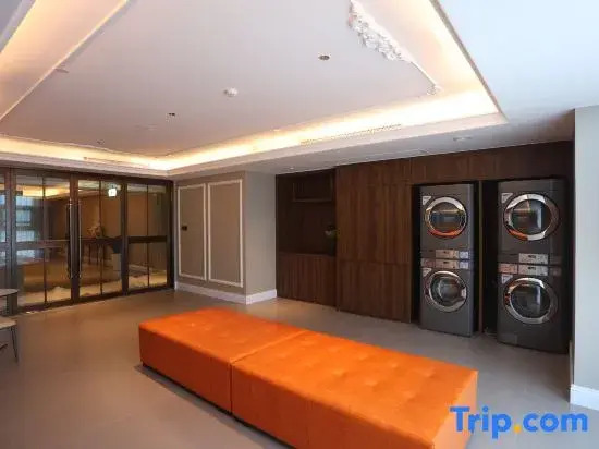 Vienna International Hotel (Wuyue Square Branch, Yan'an New Area)
