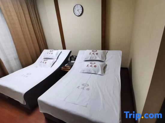 Luo Style Hotel