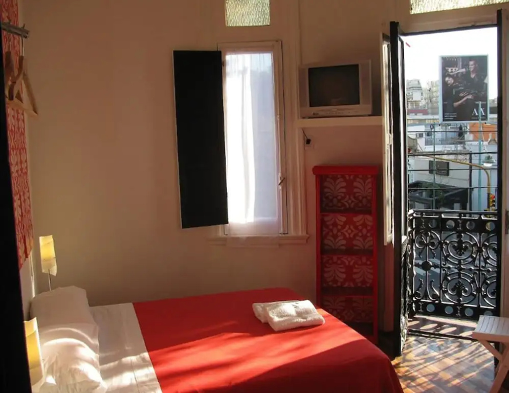06 Soho Suites