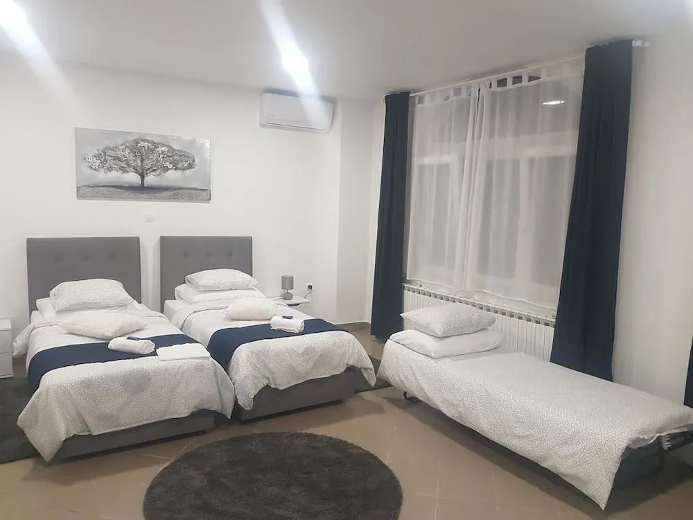Marko Airport Rooms