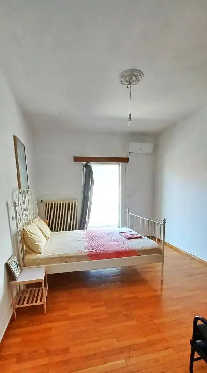 Falon's apartment room 2