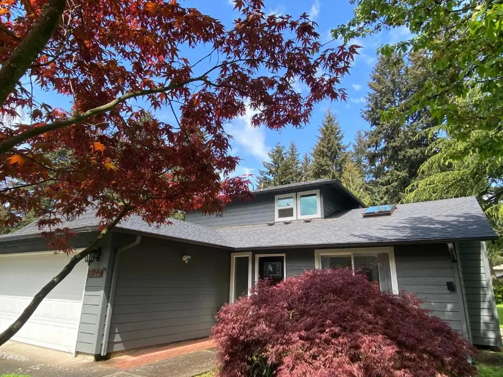 Cozy and Quiet Family Home in Park Setting Near PDX
