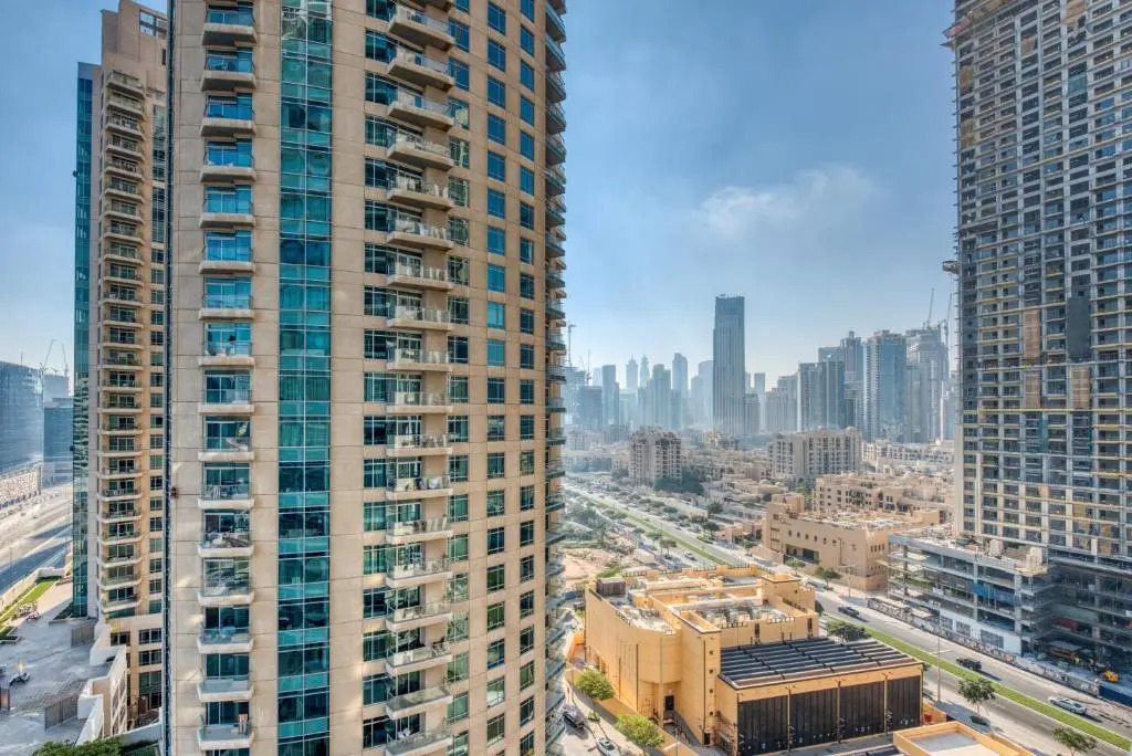 RH- Burj Al Nujoom, Downtown, 1BR near Dubai Mall