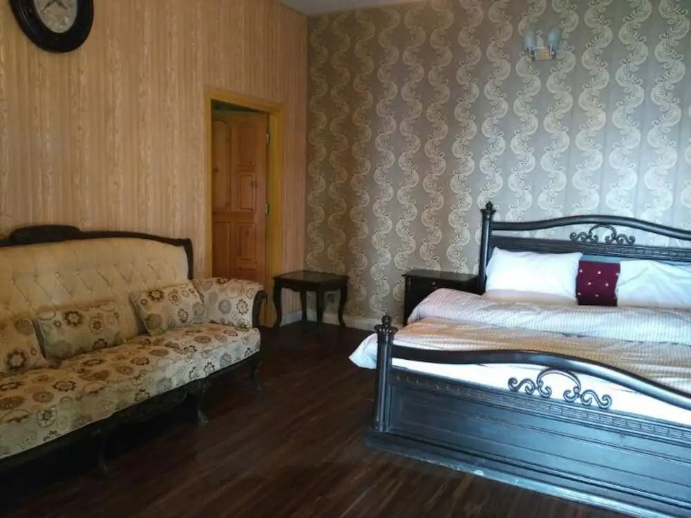 Explorers lounge