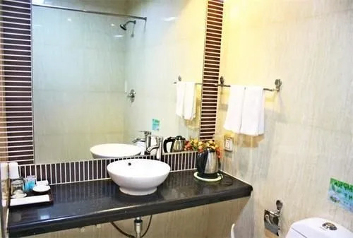 Tuke China Light Hotel