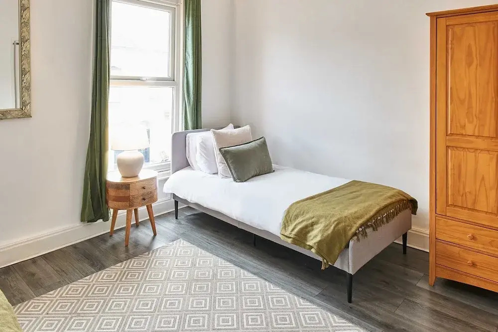 Host Stay Bishop House