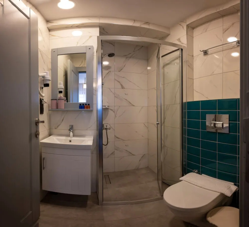 Lynda Hotel