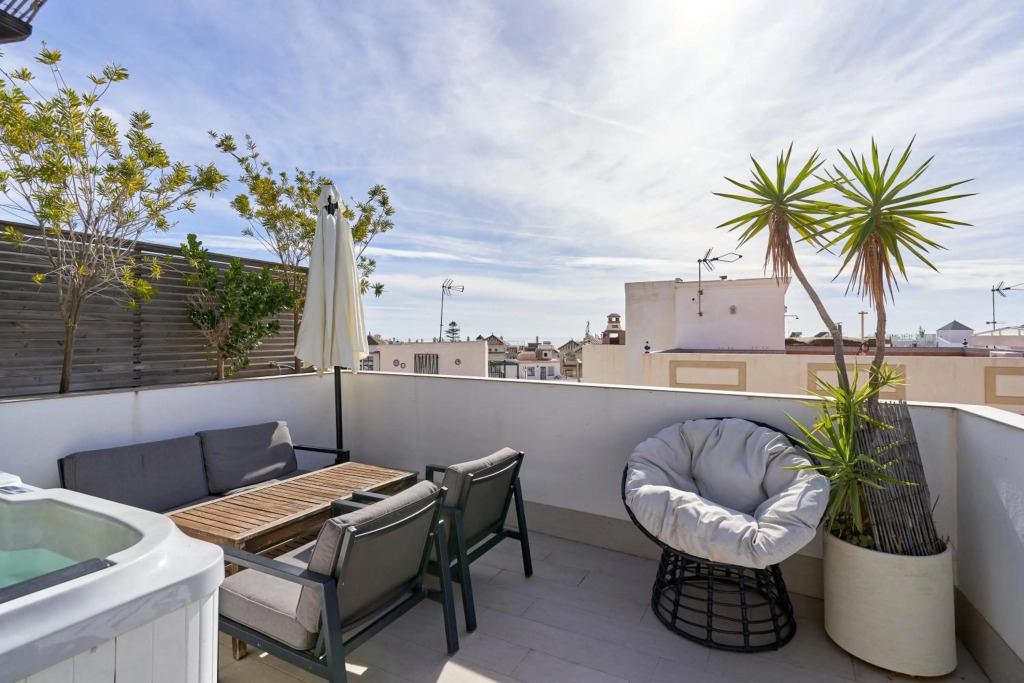 Luxury 1st floor apartment in Nerja
