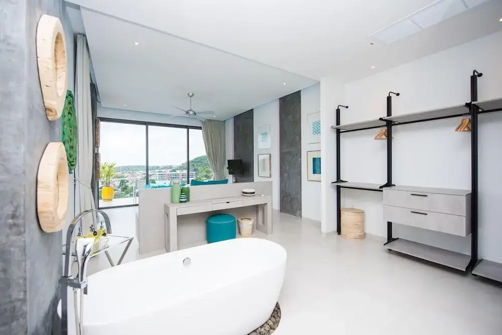 Luxury 5-Bedroom Villa With Games Room In Kata
