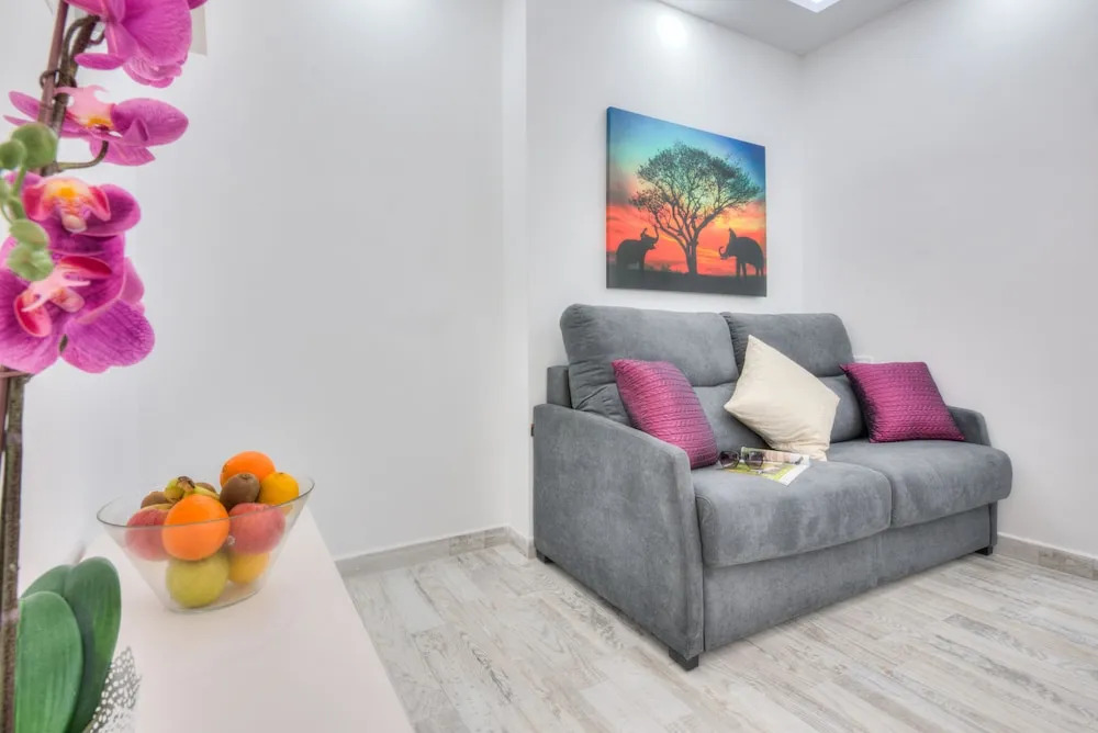 Tidy Little Apartment, Air Conditioning and Pool