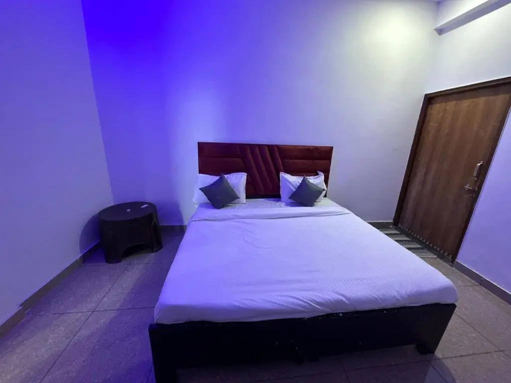 SPOT ON Hotel Mayank
