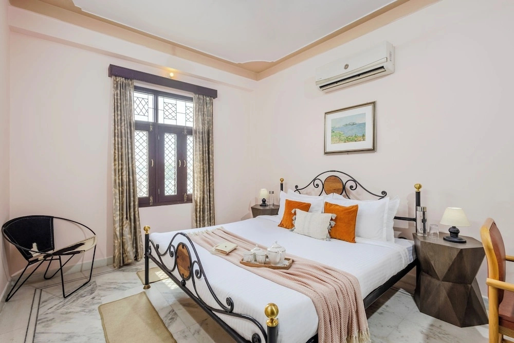 Alaya Stays Abhimanyu Mansion Topaz 2BHk